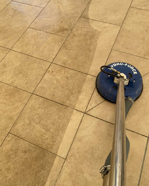 Before and after tile cleaning, the cleaned tiles much brighter